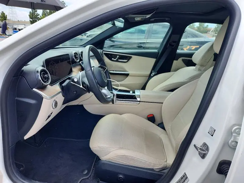 2024 MERCEDES-BENZ C 300  