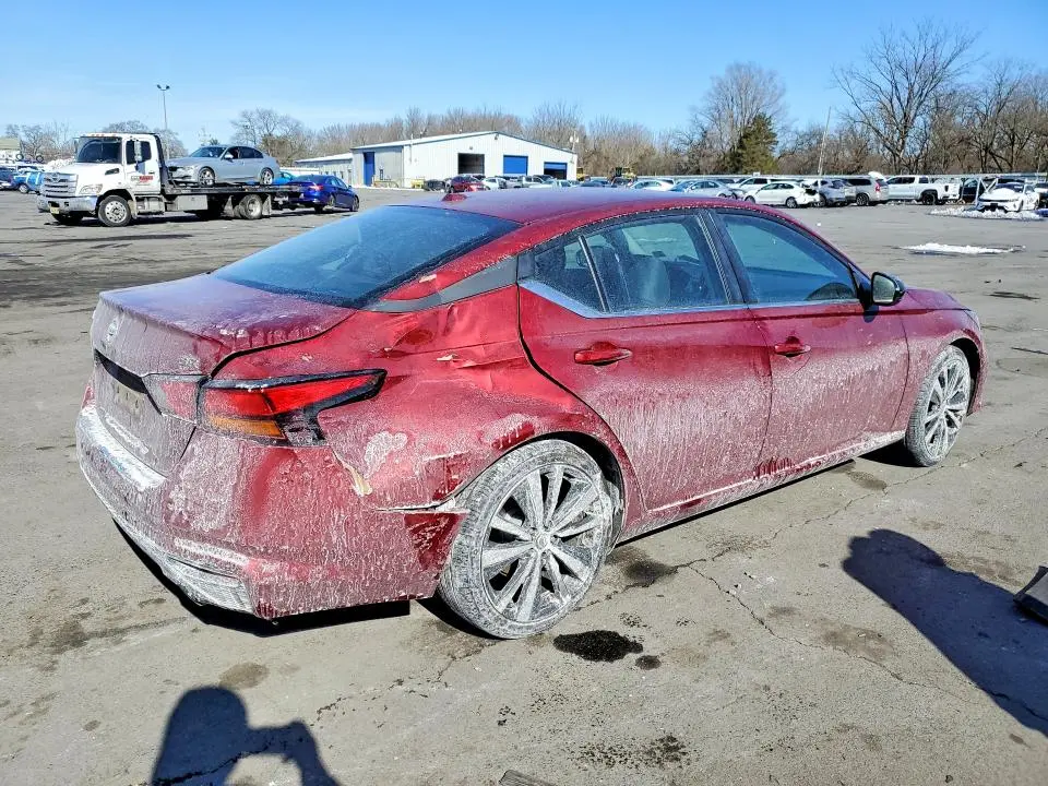 2021 NISSAN ALTIMA SR  