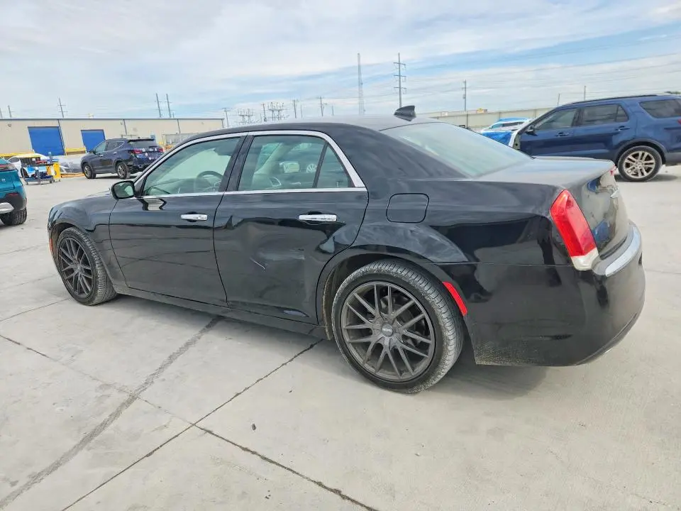 2019 CHRYSLER 300 LIMITED  