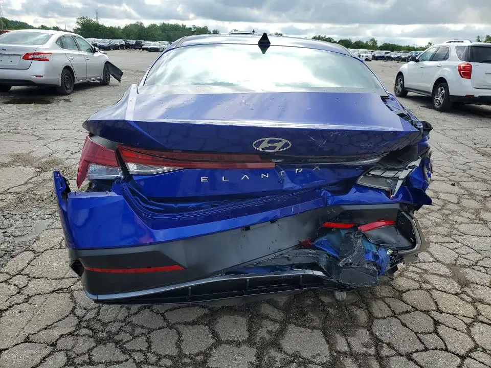 2025 HYUNDAI ELANTRA SEL  