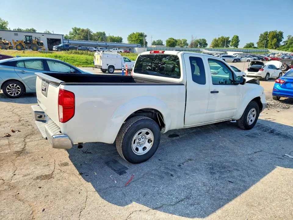 2013 NISSAN FRONTIER S  