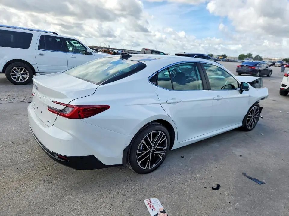 2026 TOYOTA CAMRY XLE  