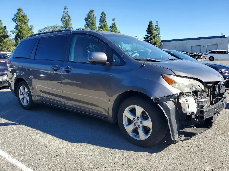 2011 TOYOTA SIENNA LE 8-PASSENGER  
