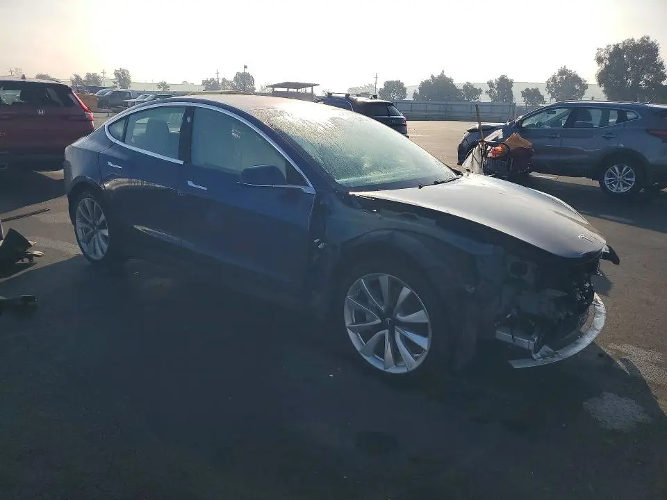 2018 TESLA MODEL 3   