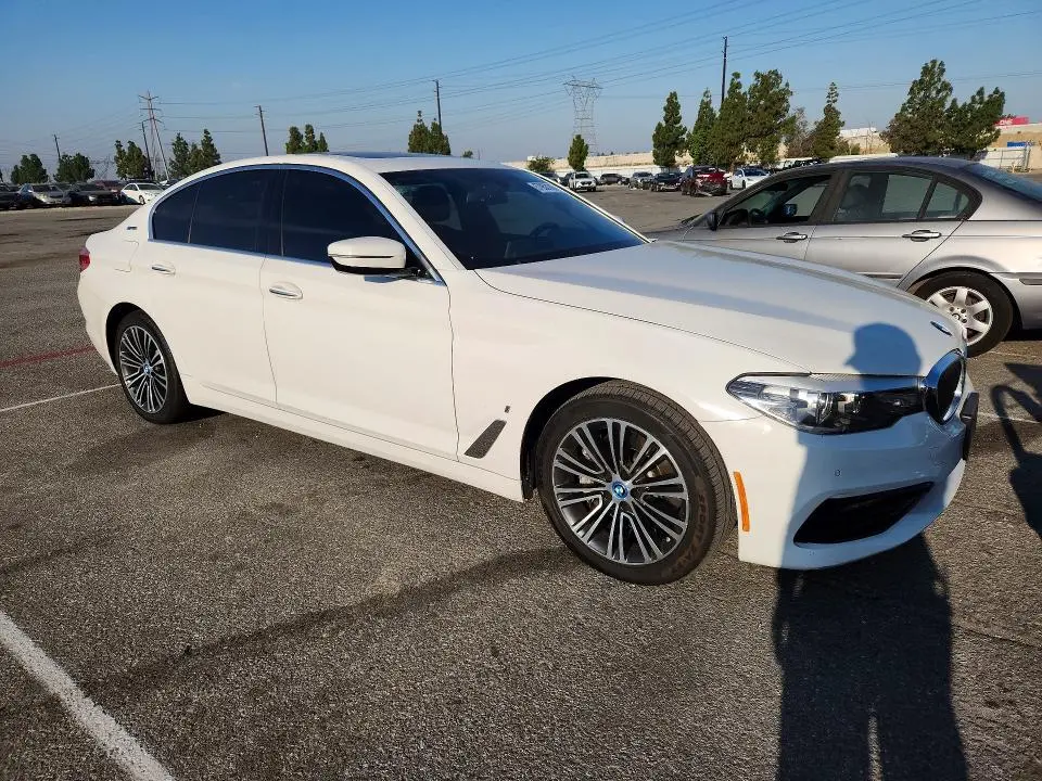 2018 BMW 530E   