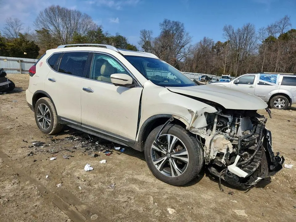2017 NISSAN ROGUE SL  