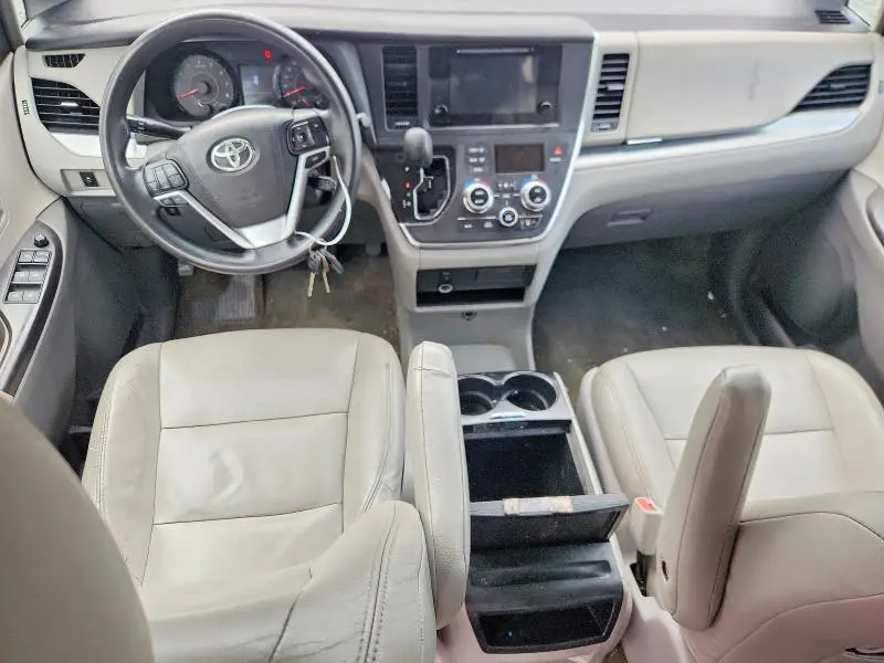 2015 TOYOTA SIENNA LE  