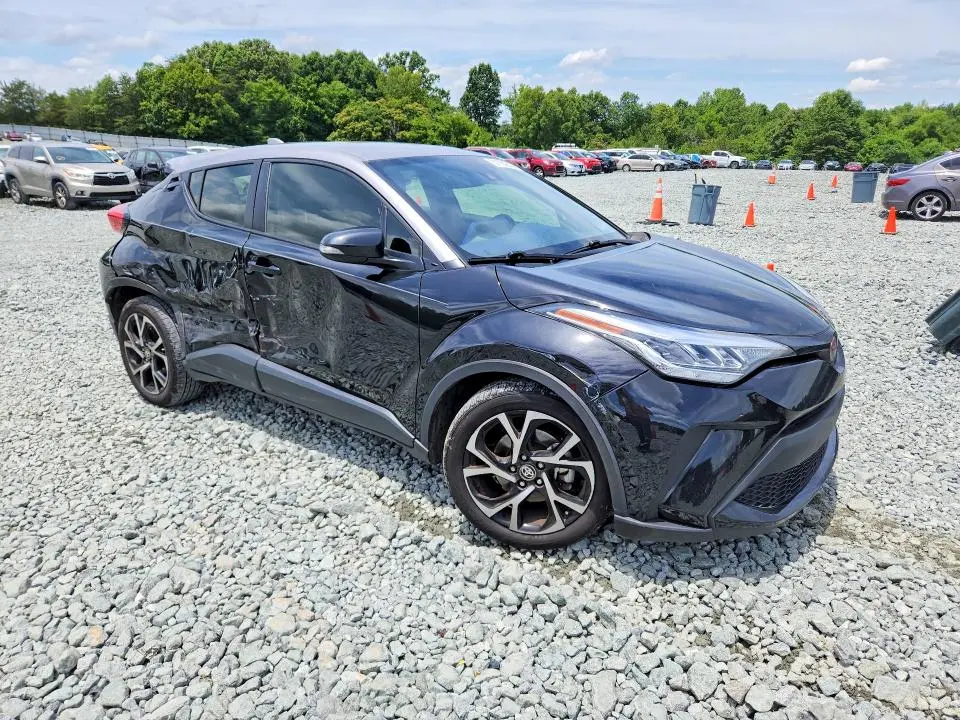 2020 TOYOTA C-HR XLE  