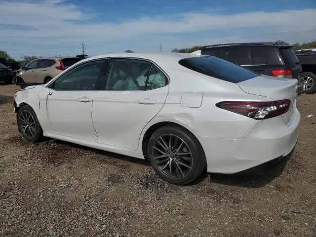 2021 TOYOTA CAMRY XLE  