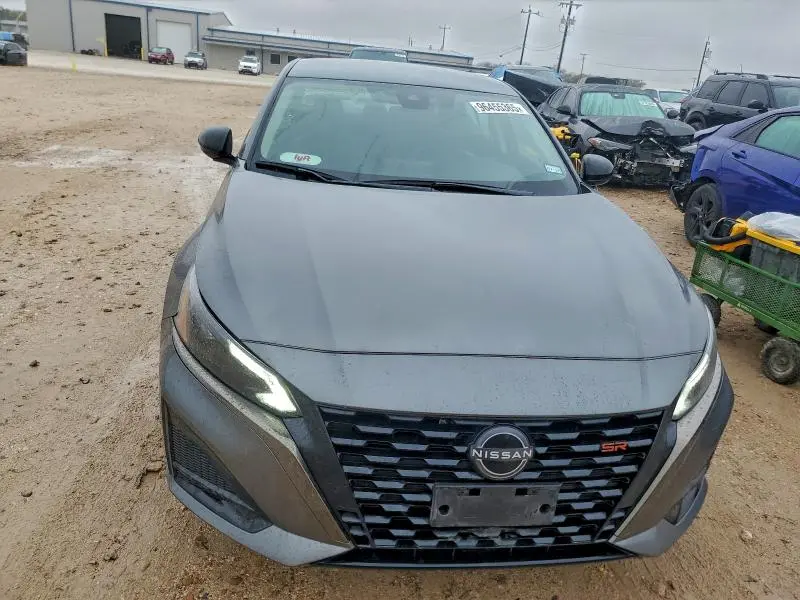 2024 NISSAN ALTIMA SR  