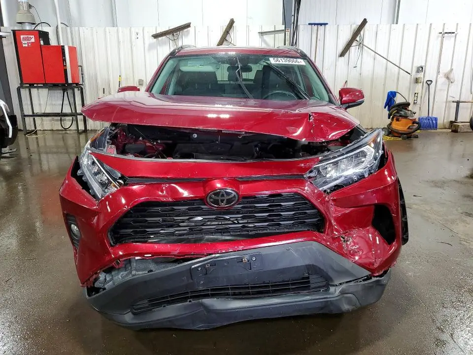 2021 TOYOTA RAV4 XLE  