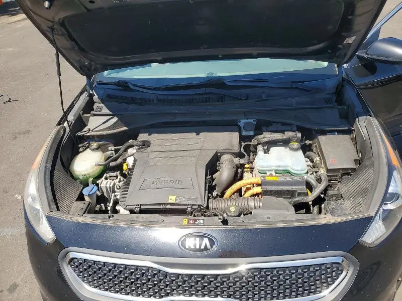 2017 KIA NIRO LX  