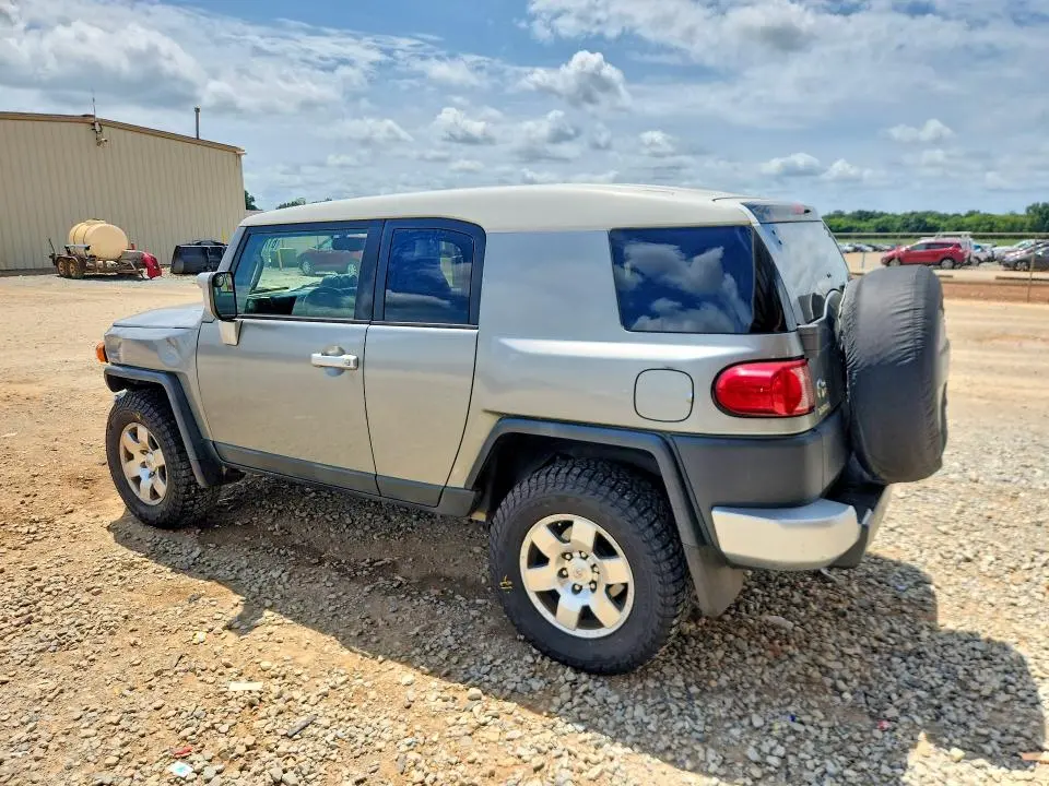 2010 TOYOTA FJ CRUISER BASE  