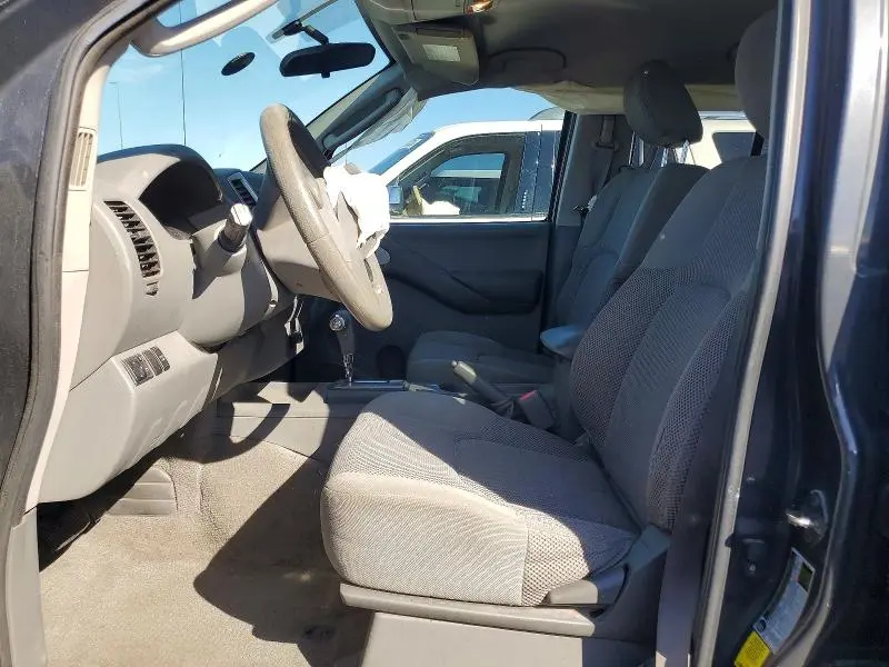 2010 NISSAN FRONTIER CREW CAB SE  