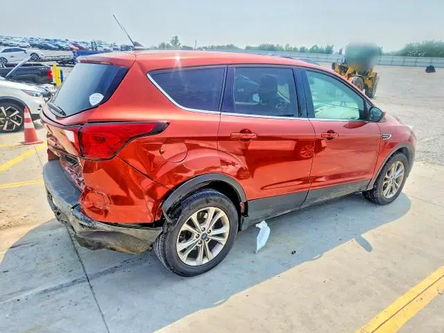 2019 FORD ESCAPE SE  