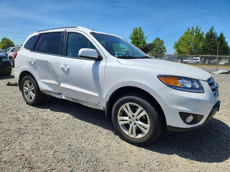 2012 HYUNDAI SANTA FE SE  