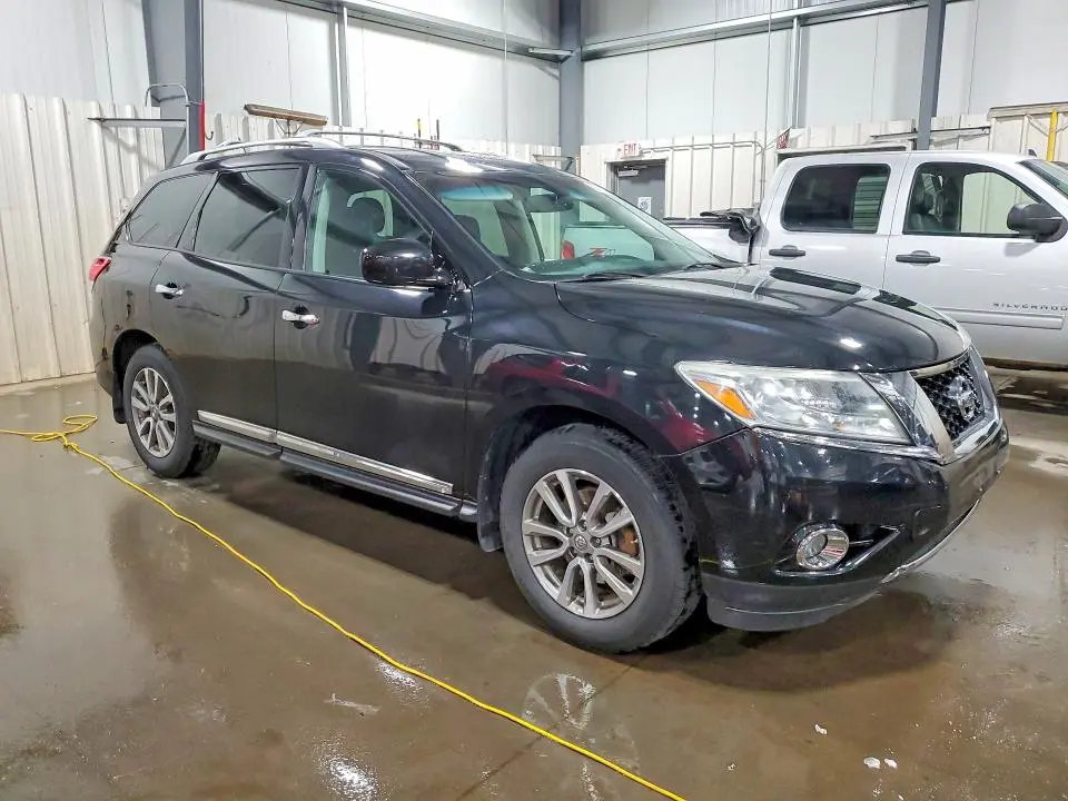 2015 NISSAN PATHFINDER SL  
