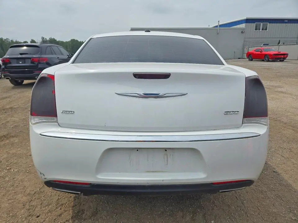 2016 CHRYSLER 300 LIMITED  