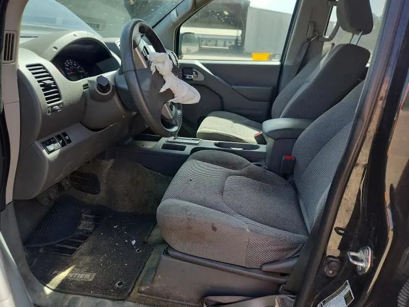 2017 NISSAN FRONTIER SV  