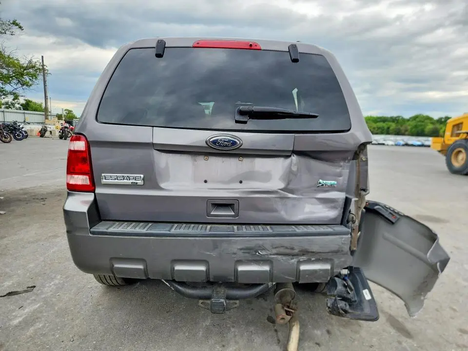2010 FORD ESCAPE XLT  