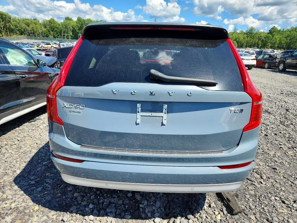 2022 VOLVO XC90 T5 MOMENTUM  