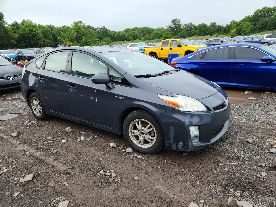 2010 TOYOTA PRIUS III  