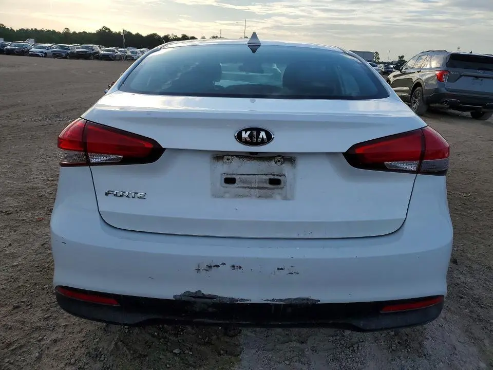 2018 KIA FORTE LX  