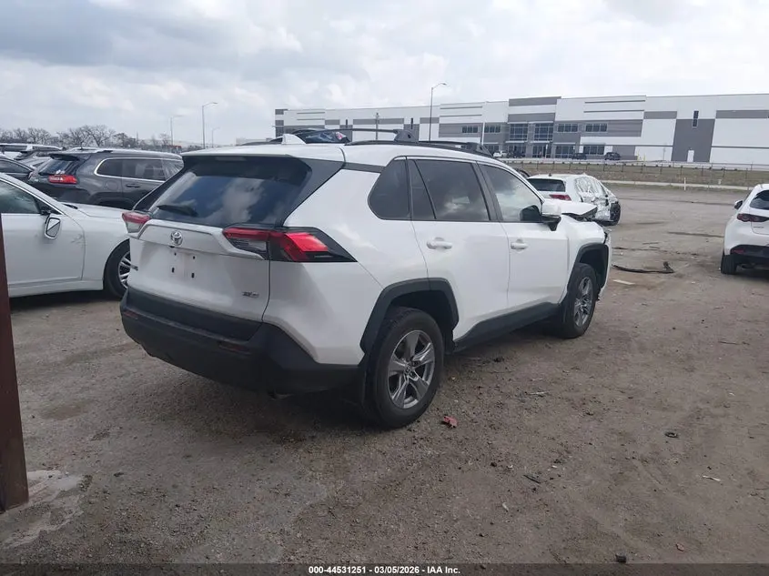 2024 TOYOTA RAV4 XLE