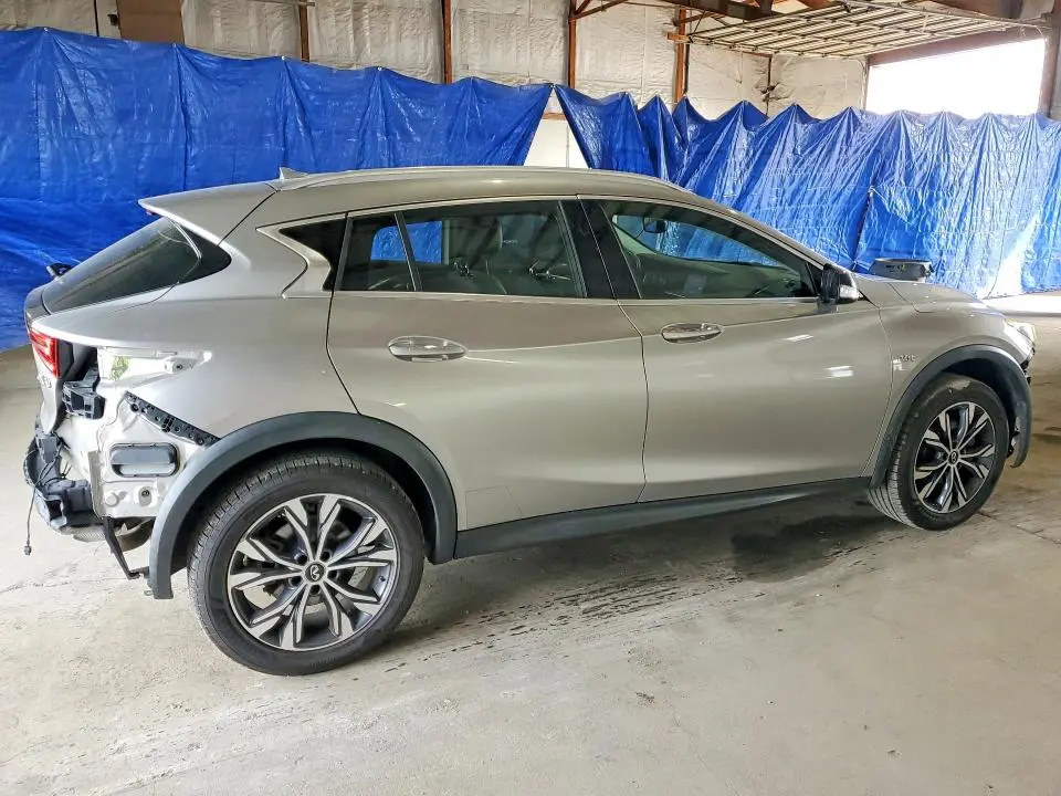 2017 INFINITI QX30 PREMIUM  