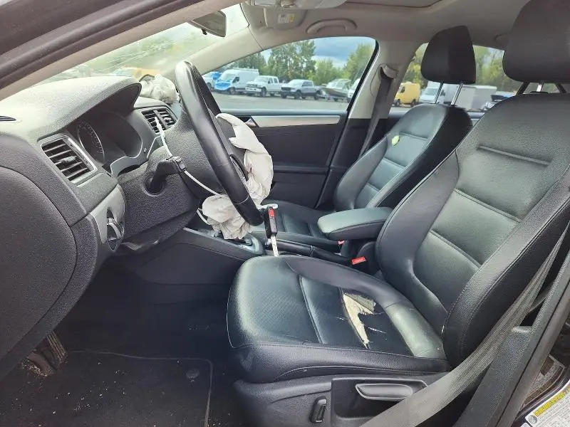 2013 VOLKSWAGEN JETTA SE  