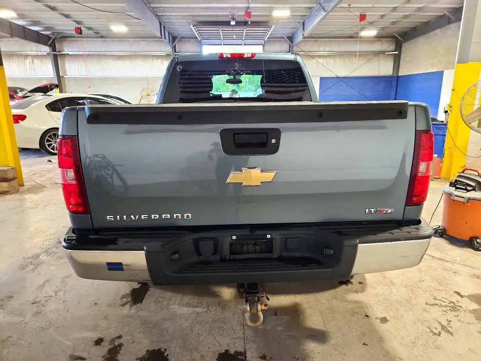 2011 CHEVROLET SILVERADO K1500 LT  