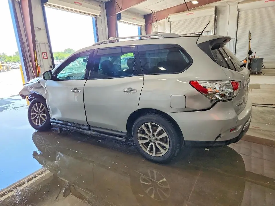 2015 NISSAN PATHFINDER SV  