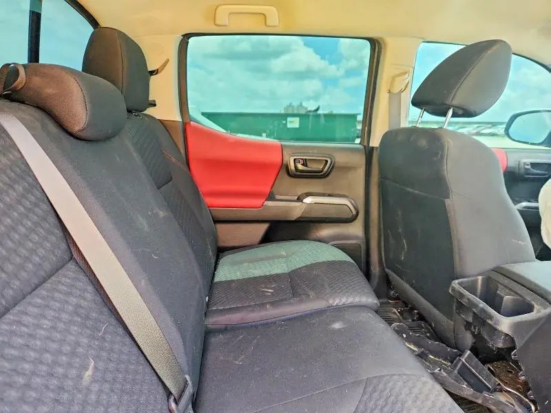 2022 TOYOTA TACOMA SR5 V6  