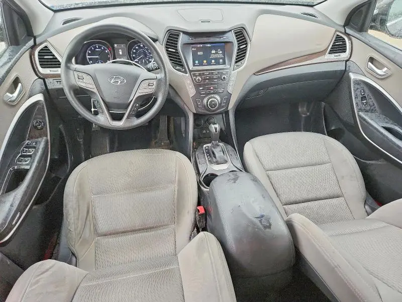 2018 HYUNDAI SANTA FE SE  