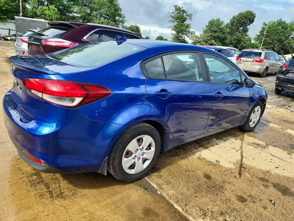 2017 KIA FORTE LX  