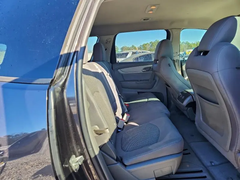 2014 CHEVROLET TRAVERSE LS  