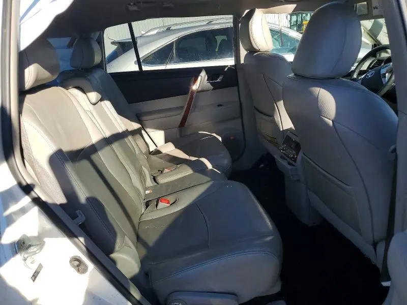 2012 TOYOTA HIGHLANDER LIMITED  