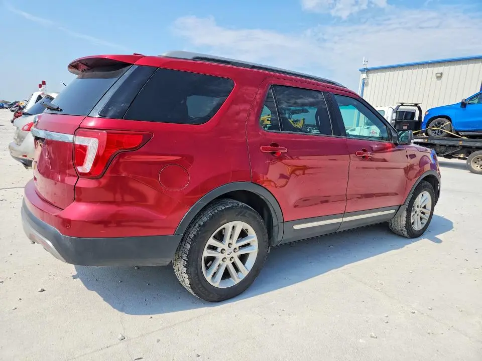 2017 FORD EXPLORER XLT  