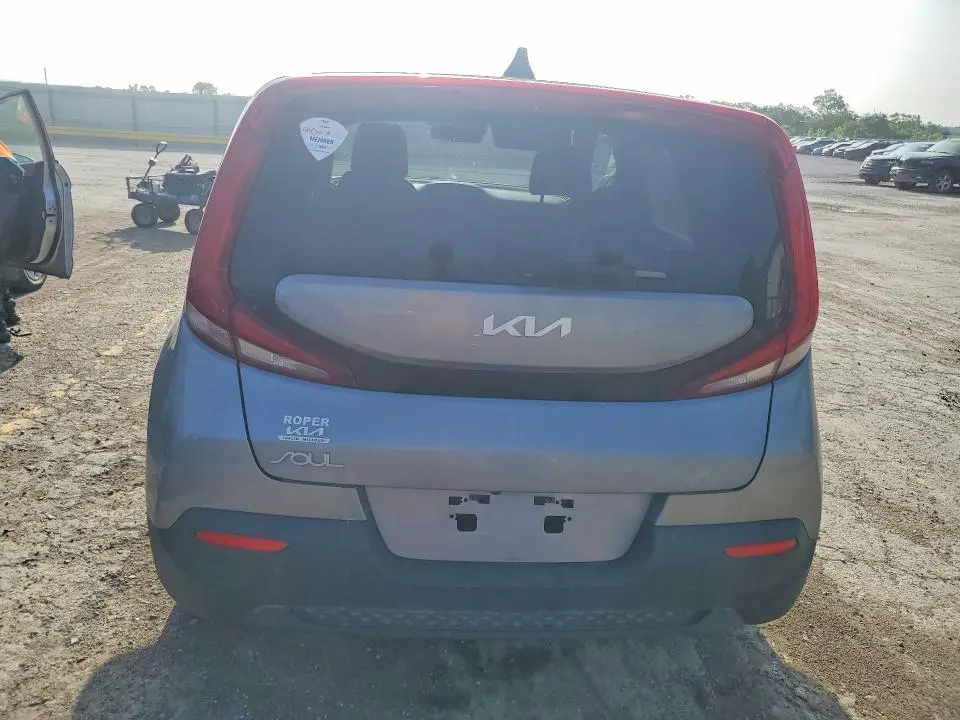 2022 KIA SOUL LX  