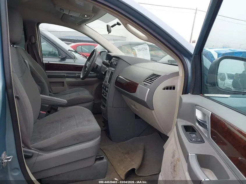 2010 CHRYSLER TOWN & COUNTRY TOURING