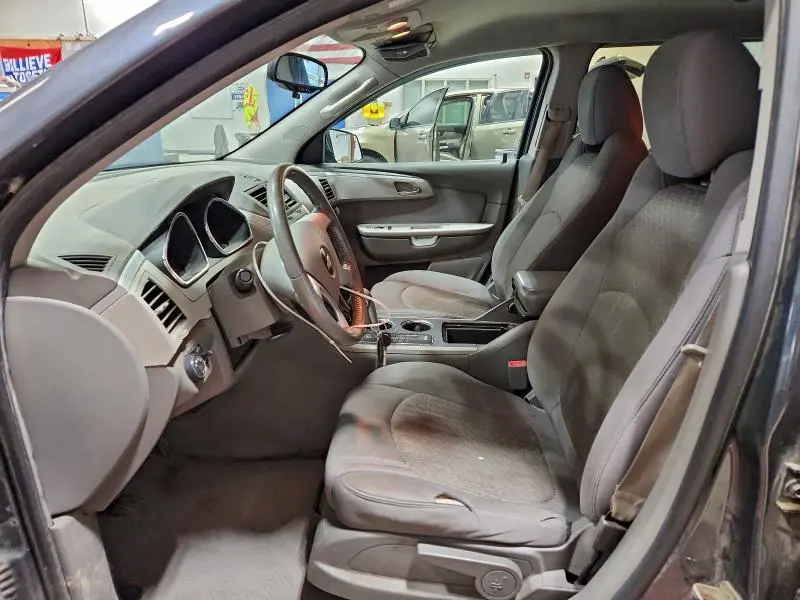 2010 CHEVROLET TRAVERSE LS  