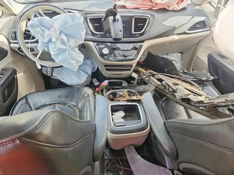 2019 CHRYSLER PACIFICA LIMITED  