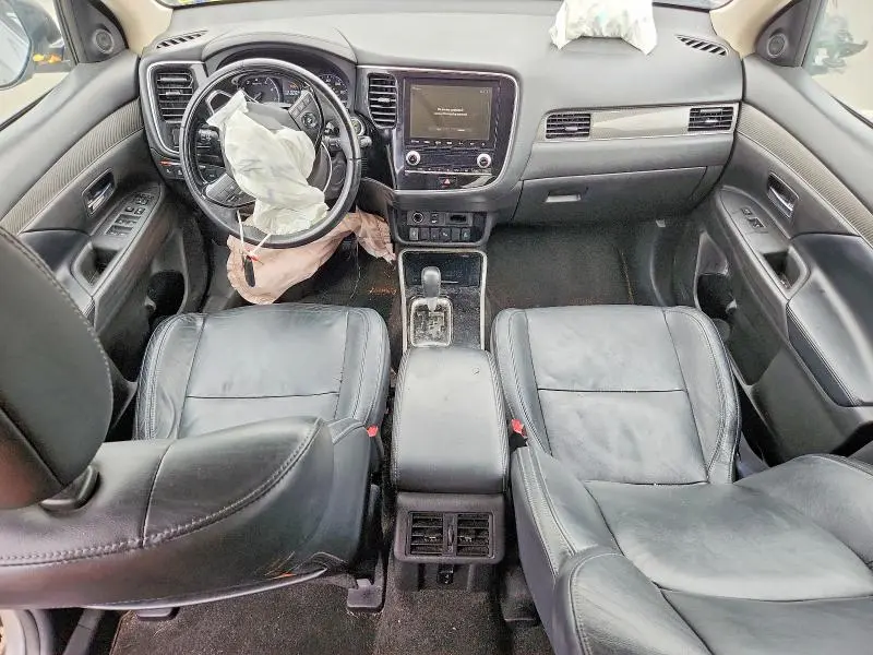2020 MITSUBISHI OUTLANDER SE  