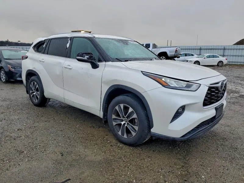 2020 TOYOTA HIGHLANDER XLE  