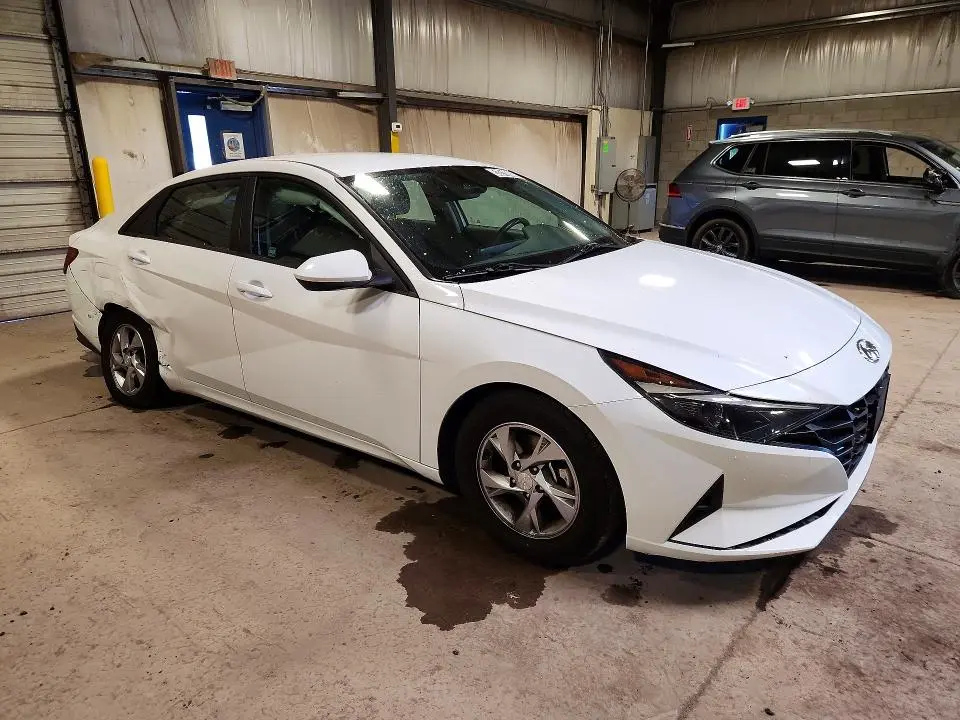 2021 HYUNDAI ELANTRA SE  