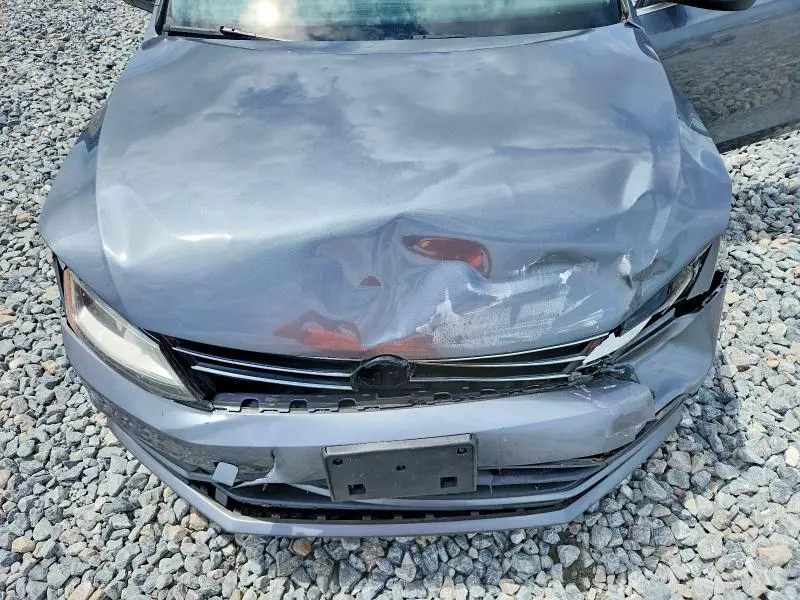2018 VOLKSWAGEN JETTA SE  