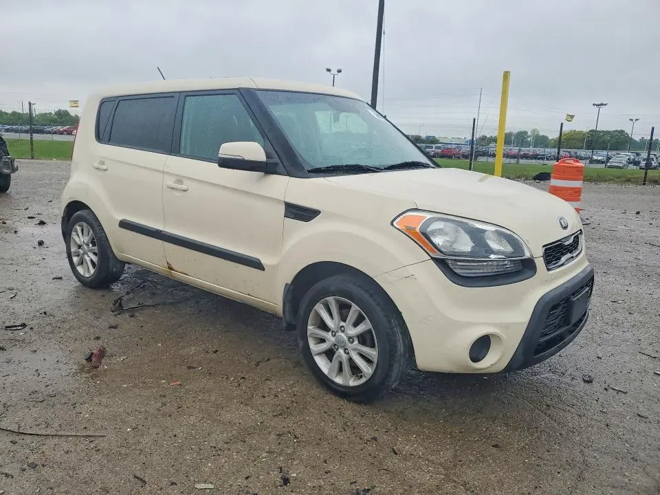 2013 KIA SOUL +  