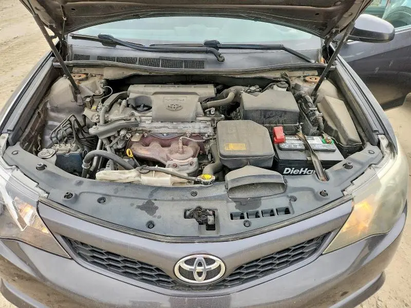 2013 TOYOTA CAMRY SE  