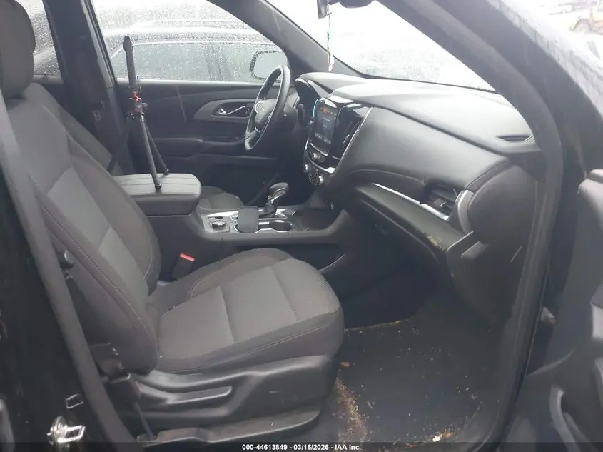 2023 CHEVROLET TRAVERSE FWD LT CLOTH