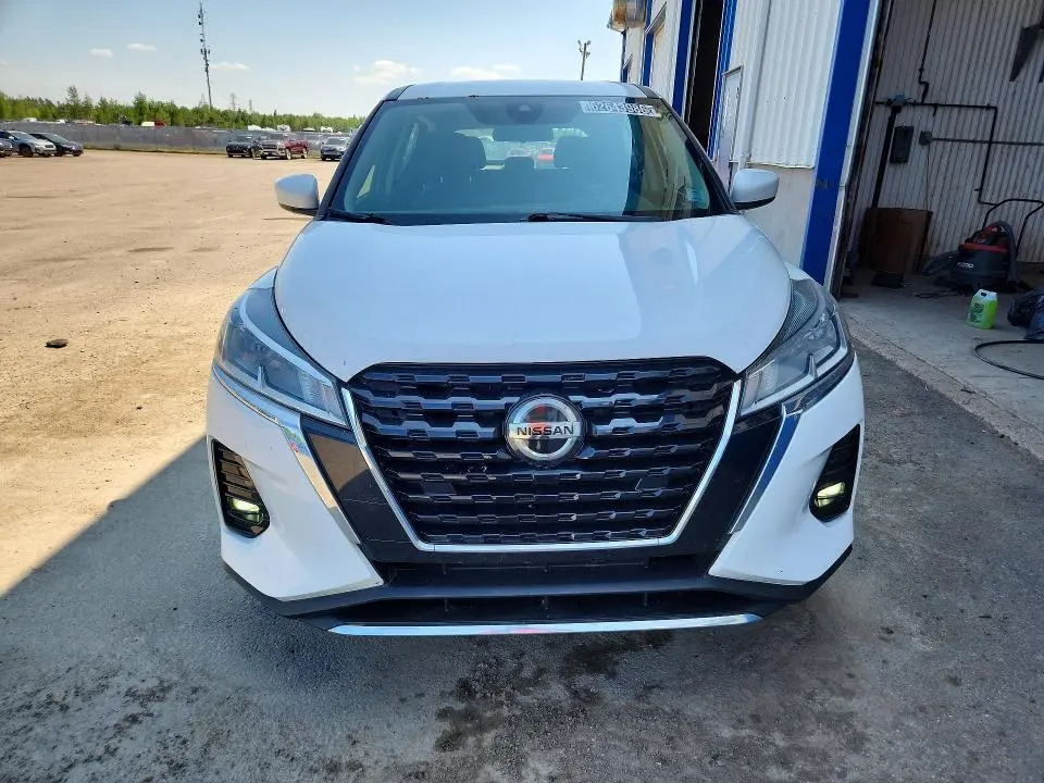 2021 NISSAN KICKS S  